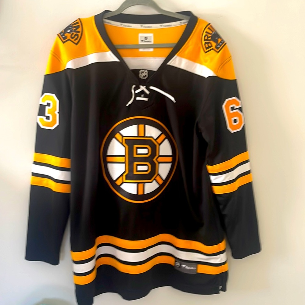 PRICE FIRM Bruins BRAND NEW FROM THE GARDEN men’s 2XL Marchand jersey!